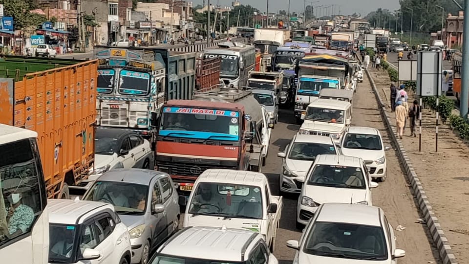 Punjab Roadways and PUNBUS employees protest on main roads in Jalandhar
