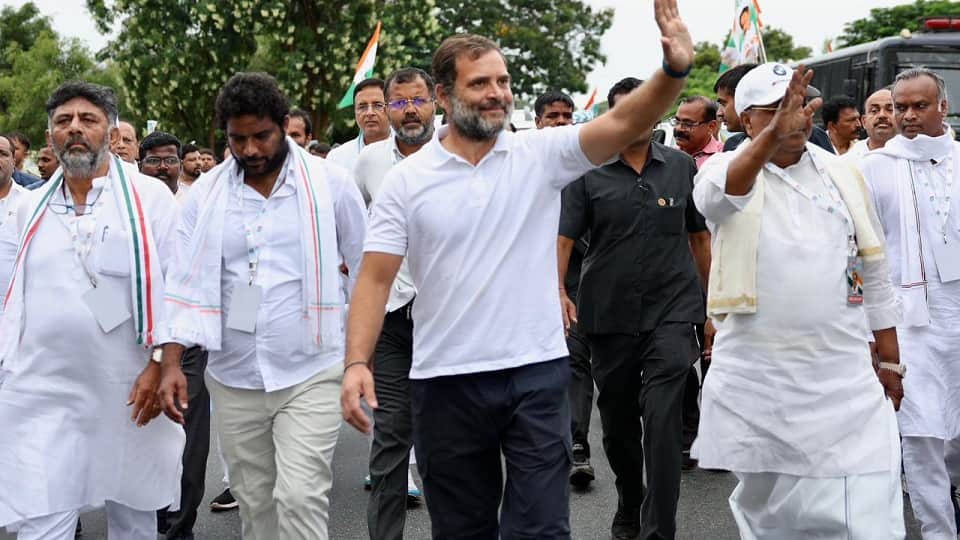 Kharge stayed away from Bharat Jodo Yatras Karnataka leg party keen to stress Gandhis neutrality Sources