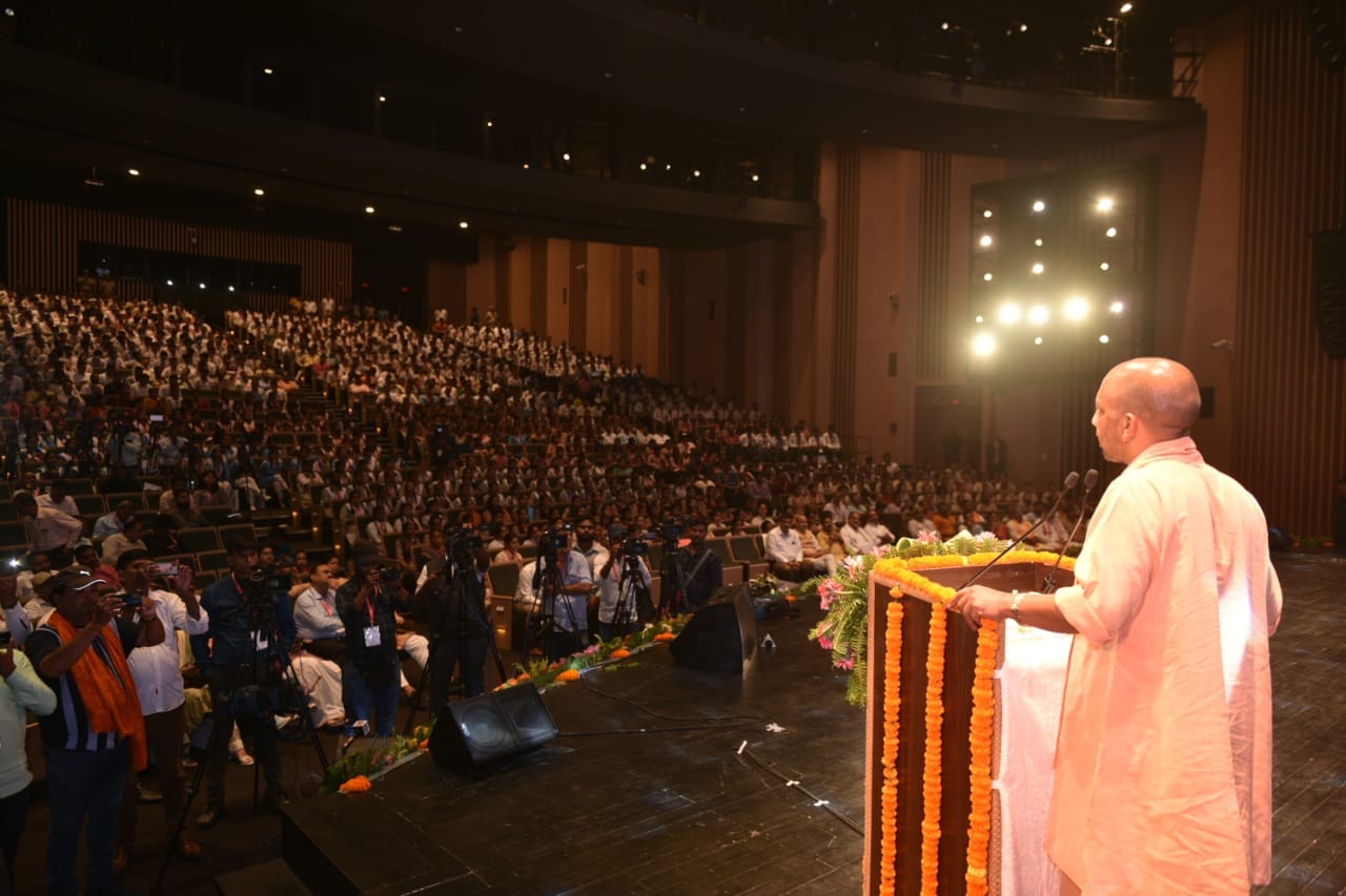 5G internet era in Varanasi CM Yogi said Kashi joined fifth generation of Digital India