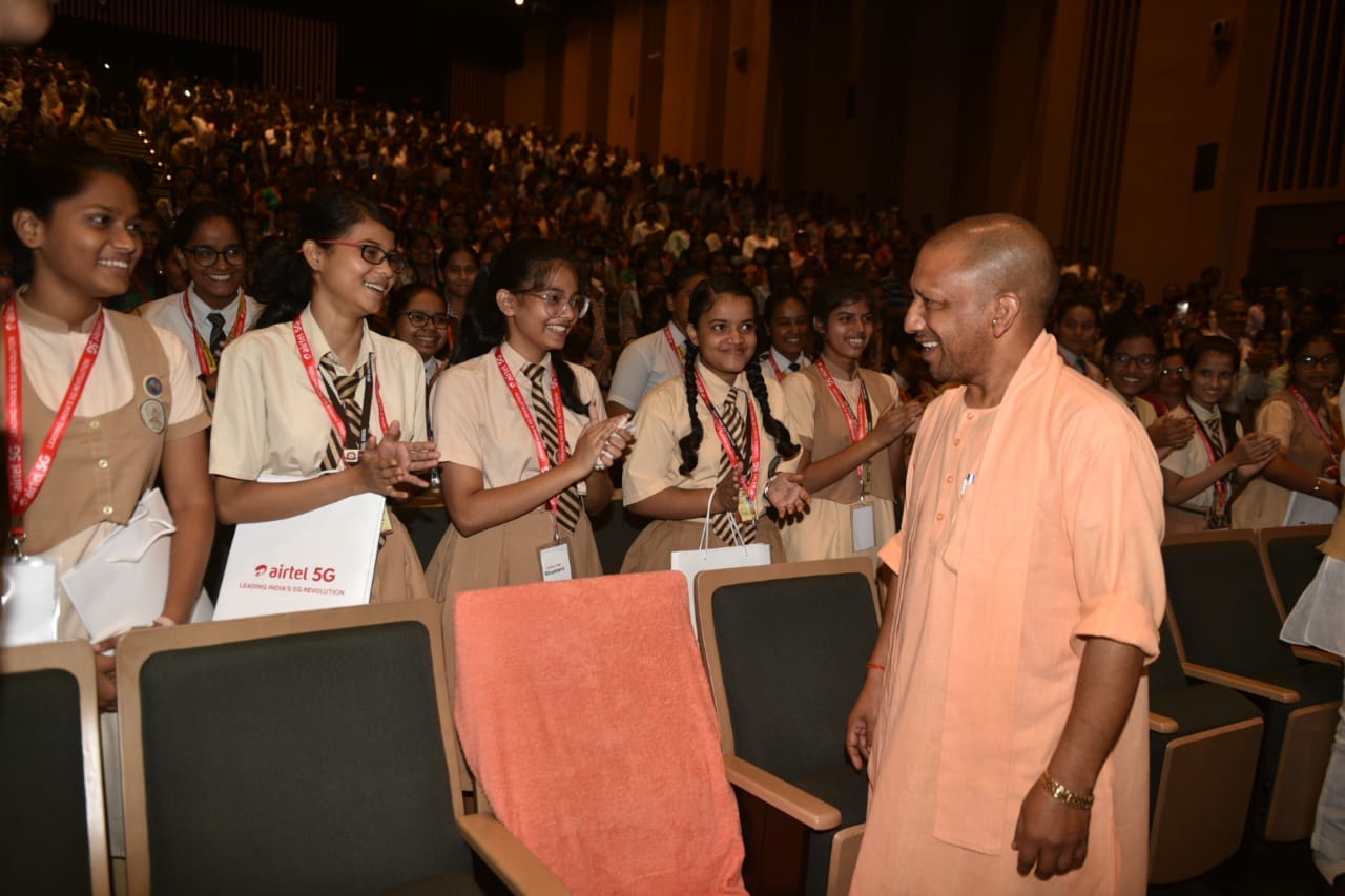 5G internet era in Varanasi CM Yogi said Kashi joined fifth generation of Digital India
