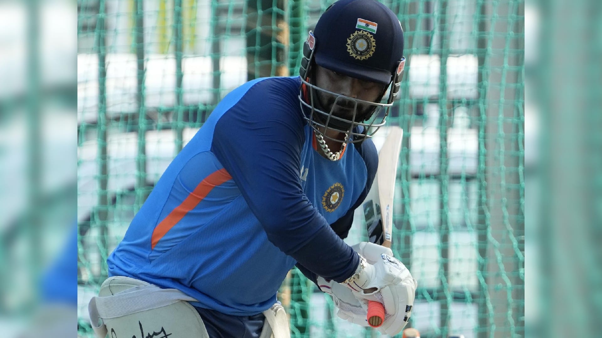 Indian Coach Rahul Dravid gives tips to young children in guwahati during team india Practice session