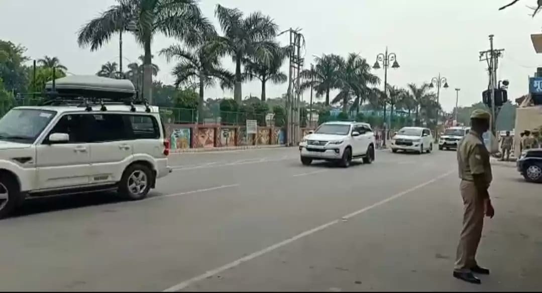 CM Yogi in varanasi the person was making a video of CM Yogis fleet on being asked why was he doing this?
