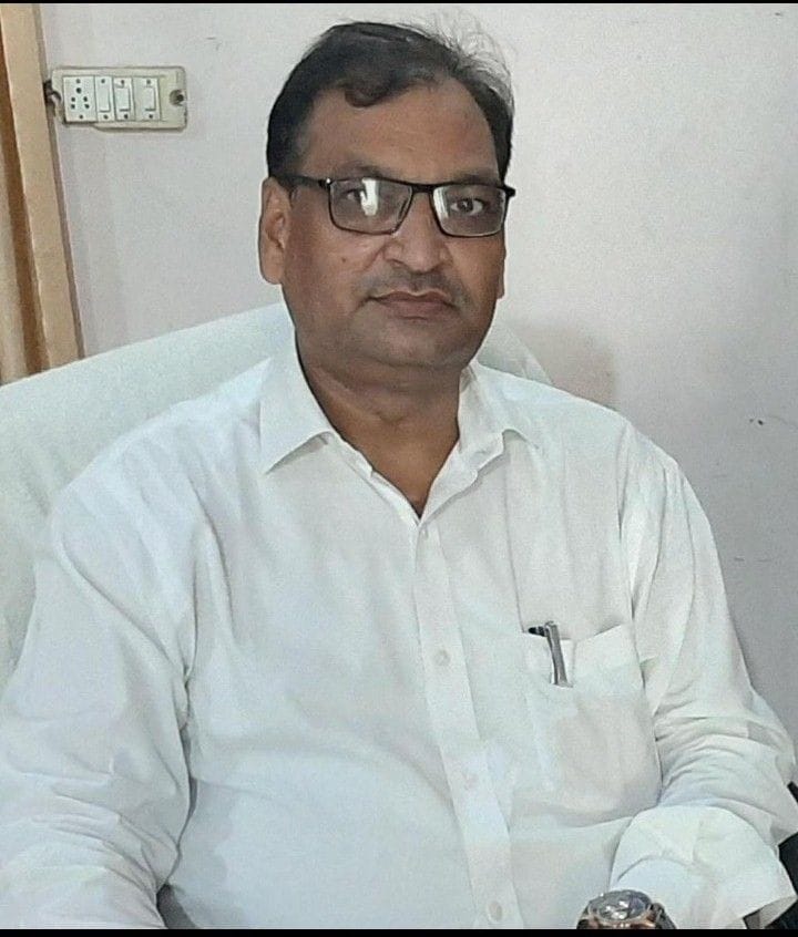 Aligarh: Sheelendra became Divisional Sub-Inspector by studying scholarship