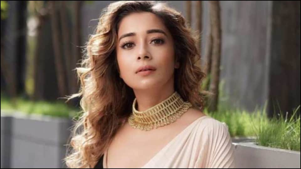 Bigg Boss 16 actress tina dutta enter in salman khan know about her interesting facts career and controversy