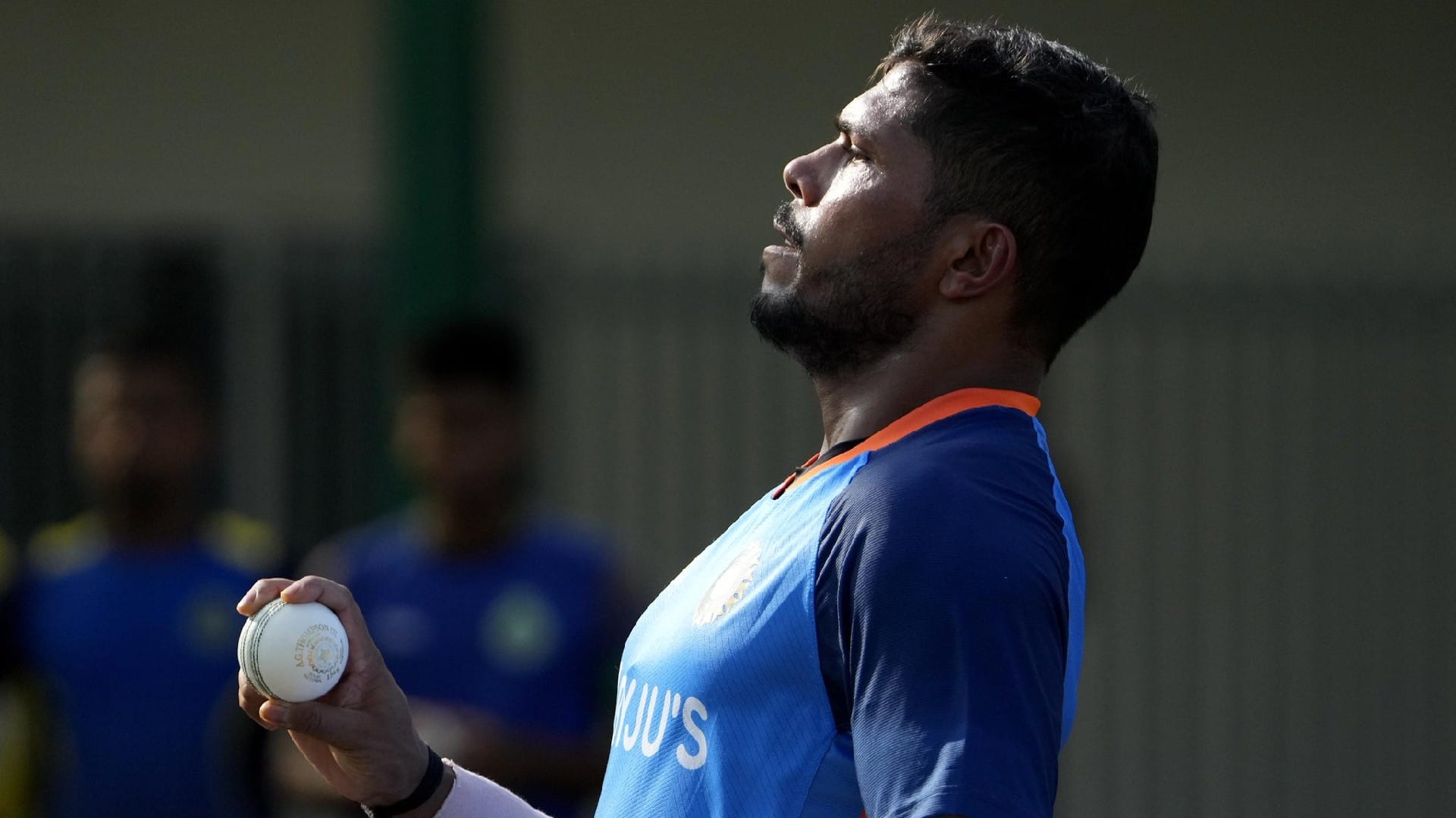 Indian Coach Rahul Dravid gives tips to young children in guwahati during team india Practice session