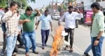 बाजपुर में भाजपा सरकार का पुतला फूंकते कांग्रेस कार्यकर्ता। संवाद