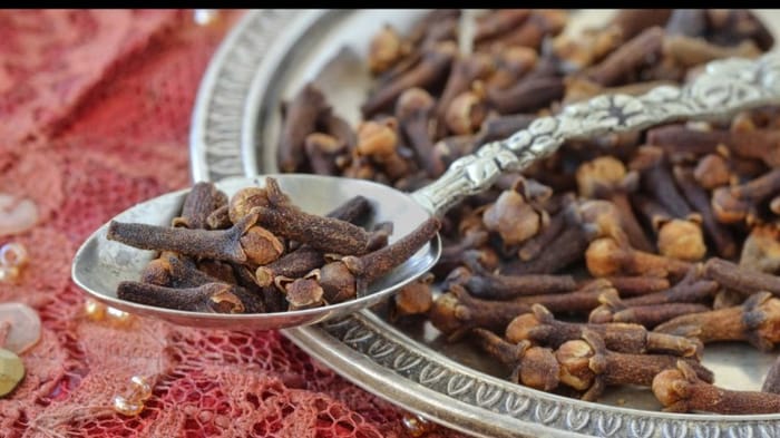 अन्तर्राष्ट्रिय चिया दिवस चिया बनाउने सुझावहरू हिन्दीमा चियामा थप्नका लागि १० सरल सामग्रीहरू जान्नुहोस्।