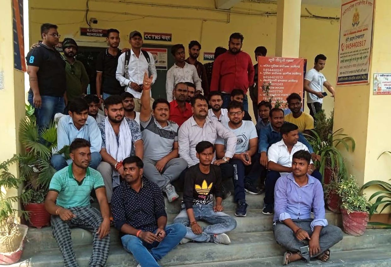 Aligarh: Inspector fired pistol at Bajrang Dal workers, uproar in police station