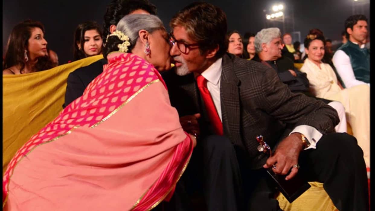Amitabh bachchan Birthday when Big B kisses his wife Jaya bachchan video went viral on social media