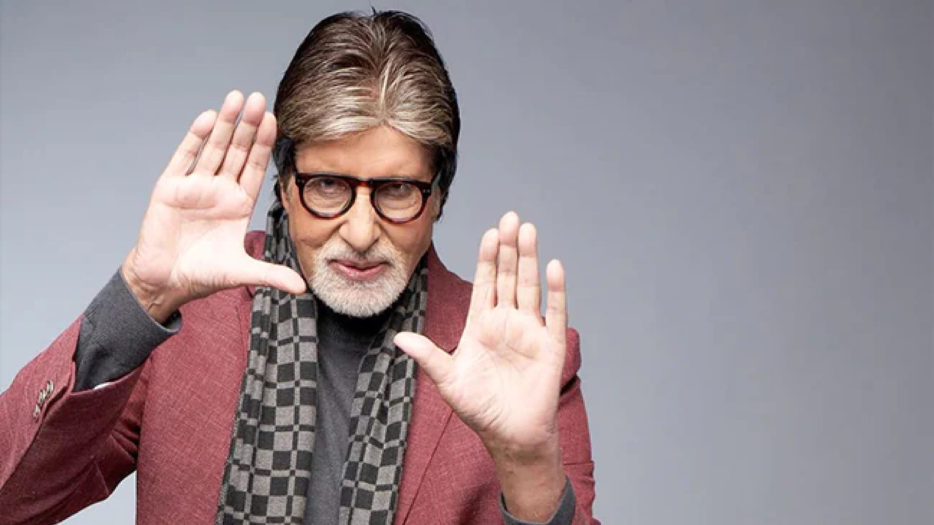 Amitabh bachchan celebrate his birthday two times in a year know the reason