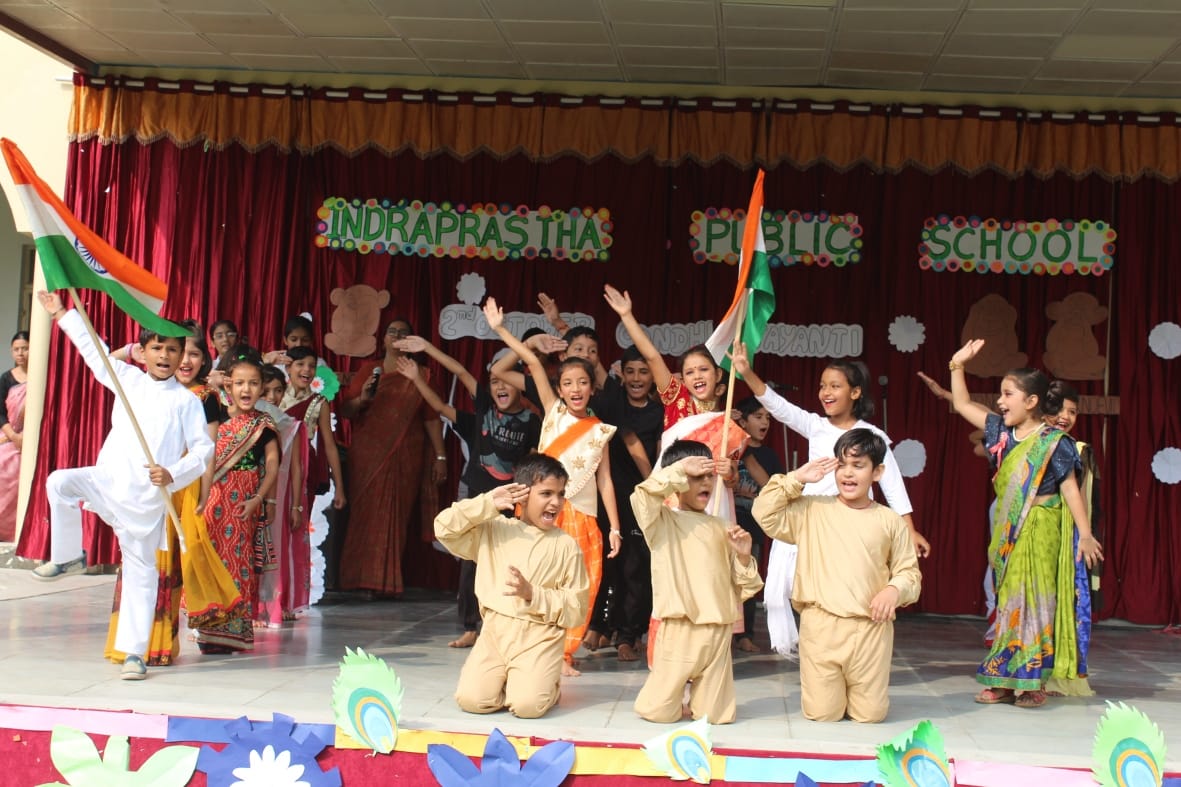 There was a lot of applause on the play 'British Quit India'
