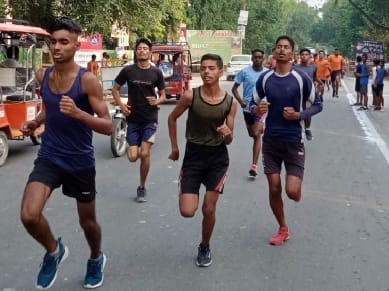 Narendra and Priyanshi win in cross country race