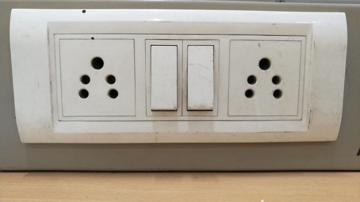 How to Clean Electrical Switch Board Know Light Ke Board Kaise Saaf Karen in Hindi