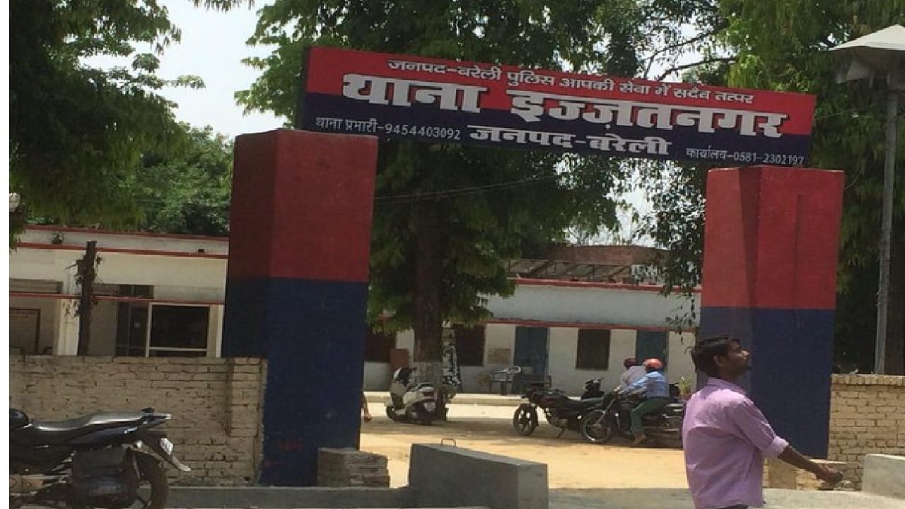 girl accused father and brother in law of forced prostitution in Izzatnagar of Bareilly