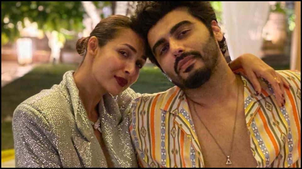 malaika arora and boyfriend arjun kapoor enjoying dinner date couple photos and videos getting viral