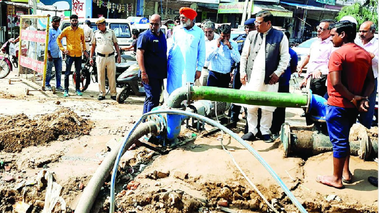 Minister apologizes for lack of relief work to victims of waterlogging in Bhuna