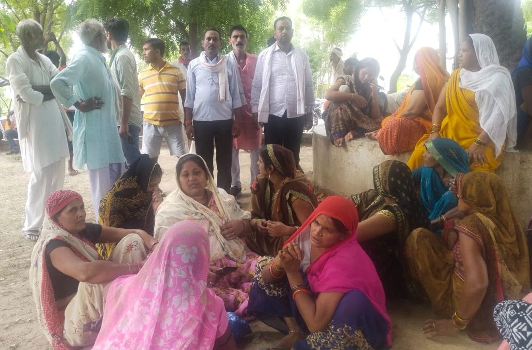 Banda: Anganwadi assistant's son's body found on a noose