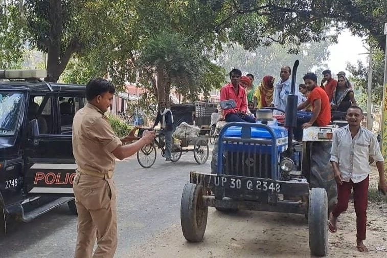 Hardoi, Tractor-trolleys running full of passengers, swallowing lives