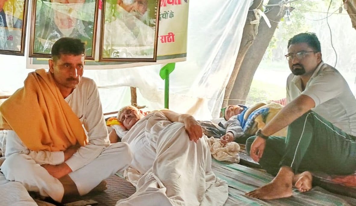 Condition of four farmers sitting on fast unto death deteriorated