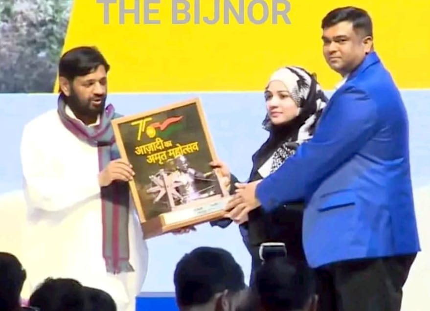 Municipality Bijnor got the Best President Award