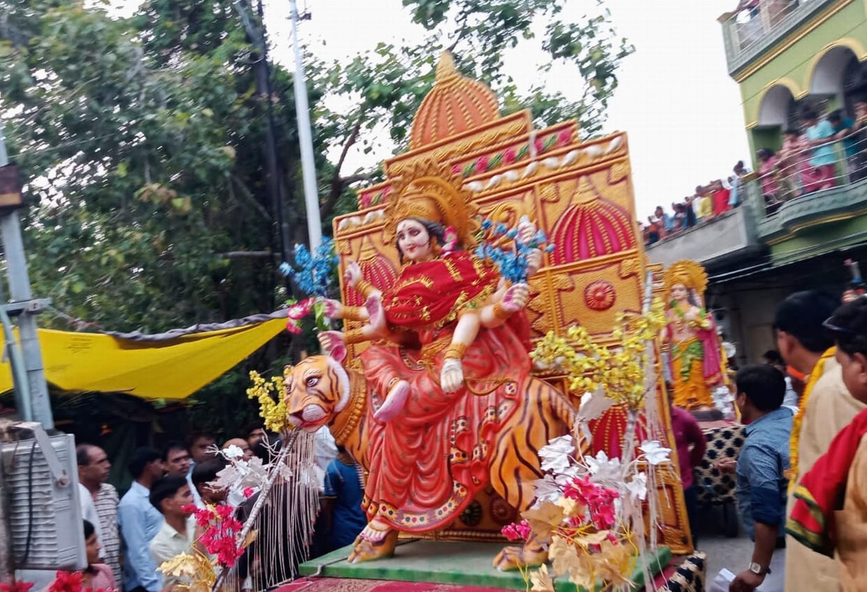 Ram Barat taken out in Ujhani, the tableaux fascinated