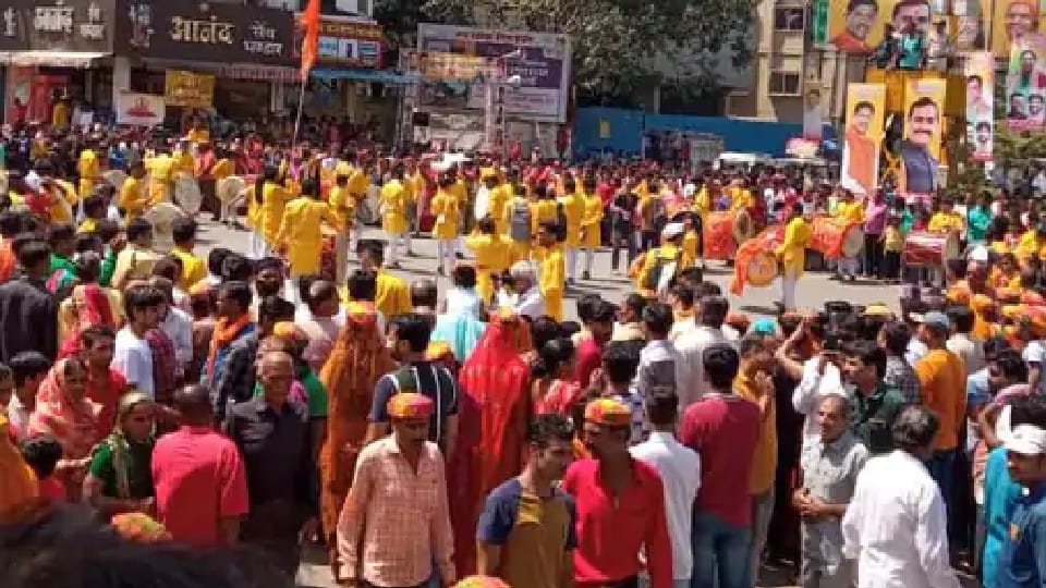 Indore: Devotees thronged in Chunari Yatra