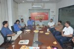 अमर उजाला कार्यालय में संवाद में चर्चा करते ओजोन सिटी के सीएमडी प्रवीण मंगला, सांगवान सिटी के सीए