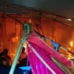 भदोही में दुर्गा पंडाल में लगी भीषण आग