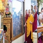 धर्मशाला में तिब्बती आध्यात्मिक गुरु दलाईलामा।