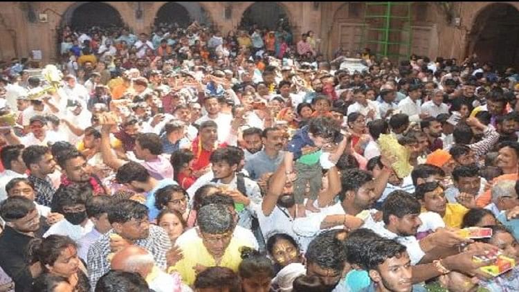 Banke Bihari Mandir: बांकेबिहारी मंदिर के अंदर रहेंगे 160 सुरक्षा गार्ड तैनात, बदला गया आरती का समय; नोट करें टाइमिंग