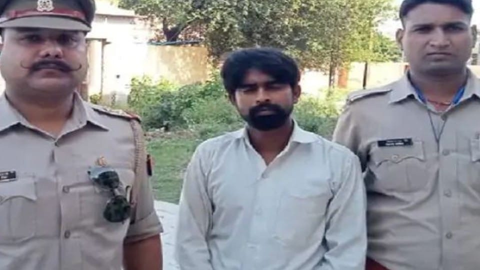 boyfriend kills girlfriend crushed by car in Agra