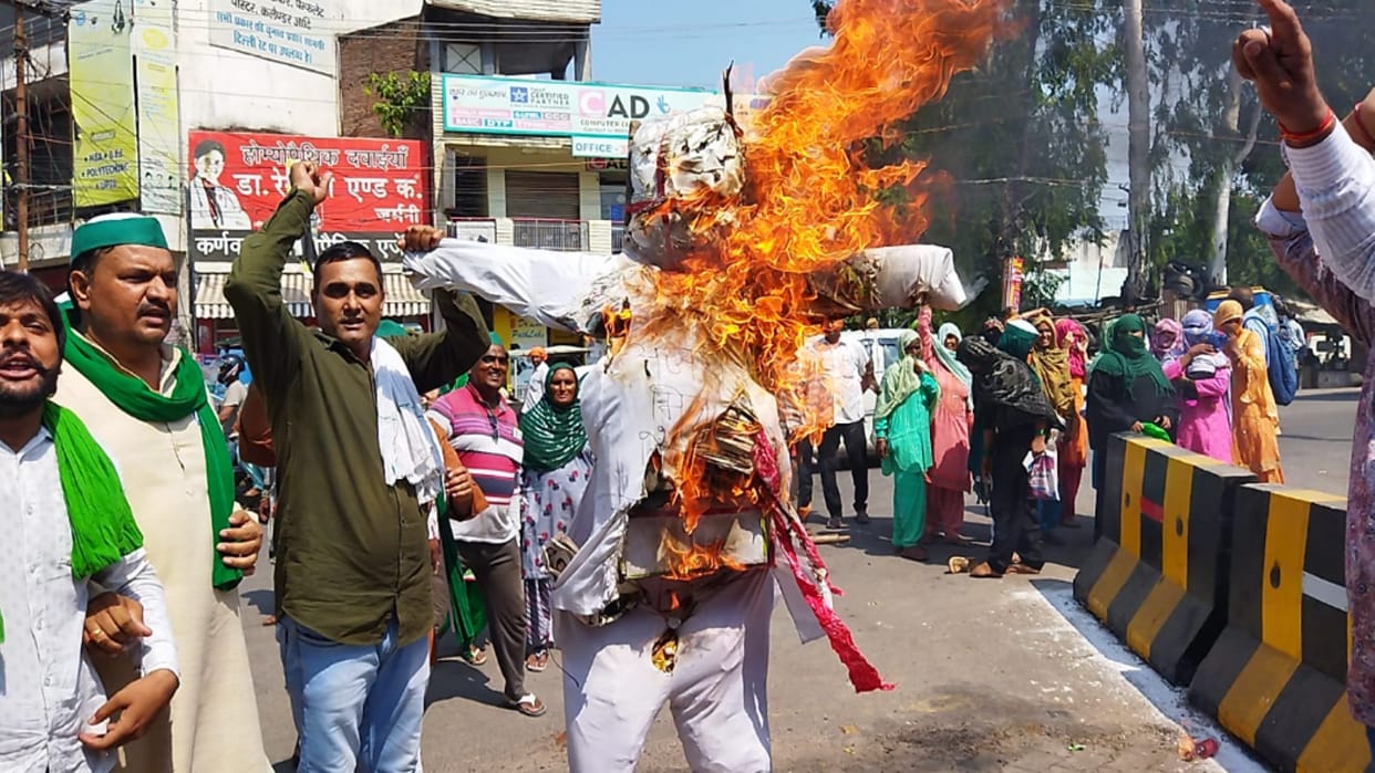 Muzaffarnagar: one years of Lakhimpur Kheri incident, BKU workers burnt the effigy of Ajay teni