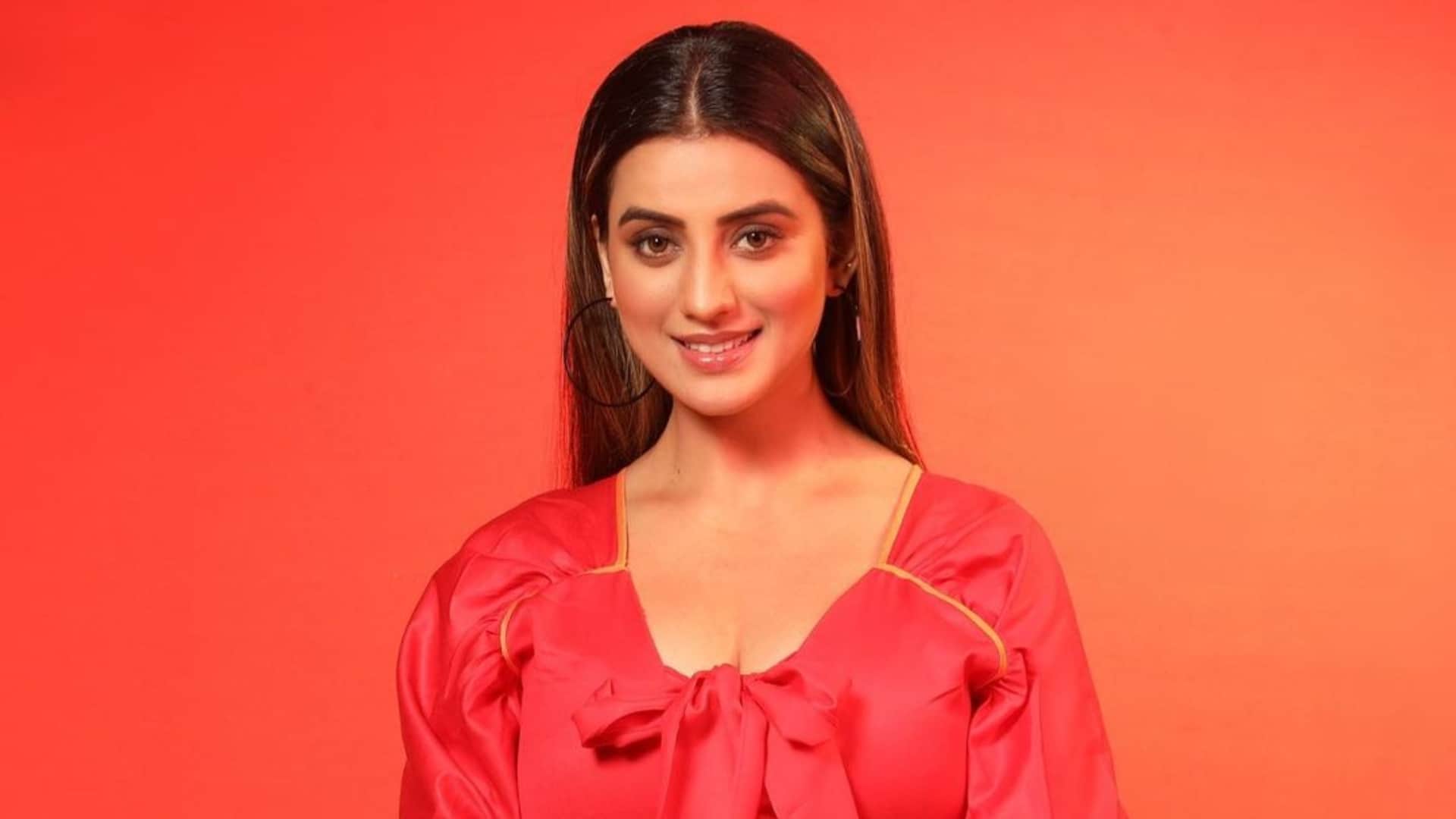 akshara singh mms leak bhojpuri actress told the truth via instagram live video says Karm Apko hi leke dubega