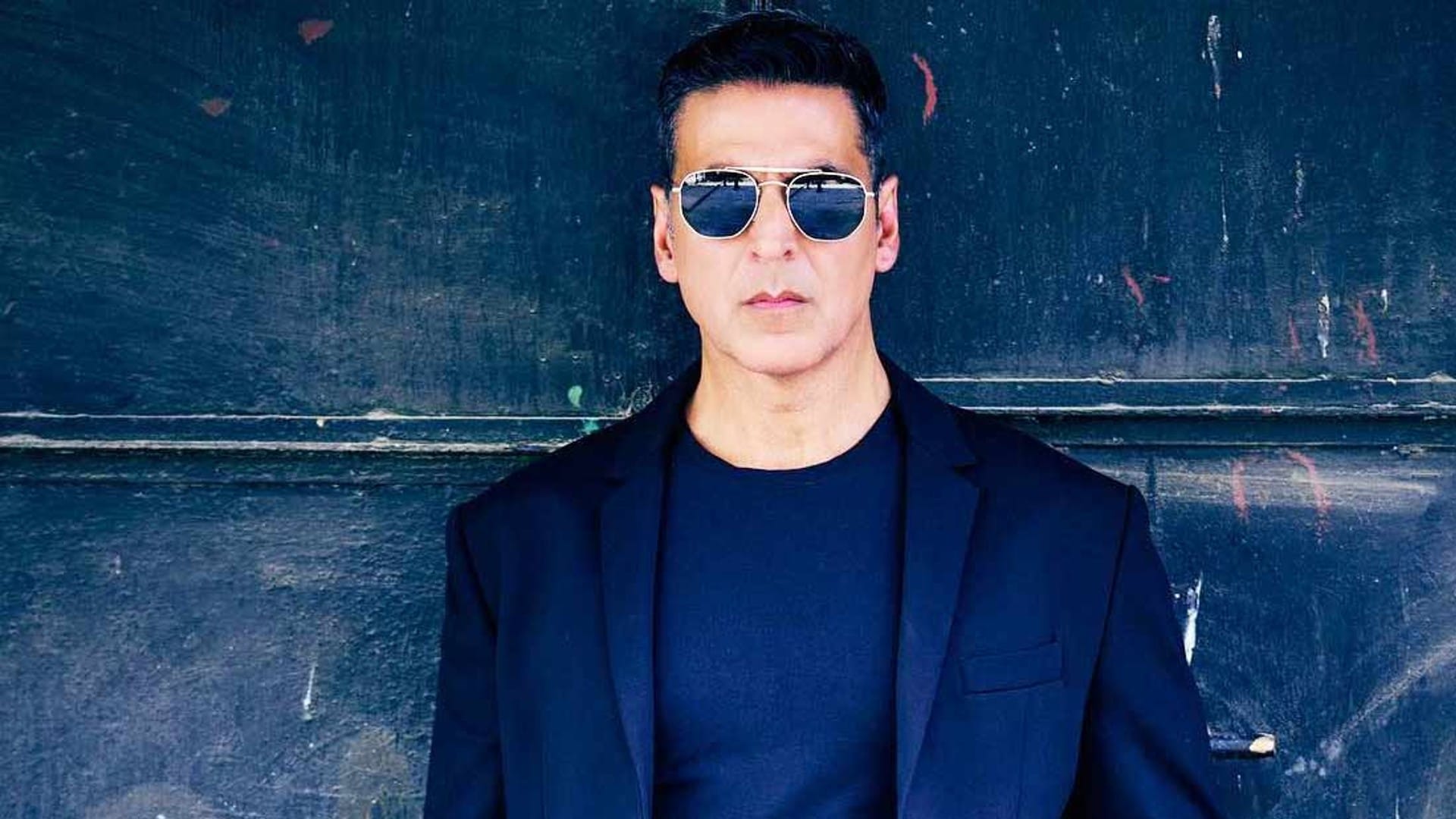 These bollywood Stars Got Angry in Public Place From Priyanka Chopra to Govinda saif ali khan