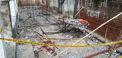 Durga Puja pandal fire in Bhadohi 8 people of former gram pradhan family were scorched three died