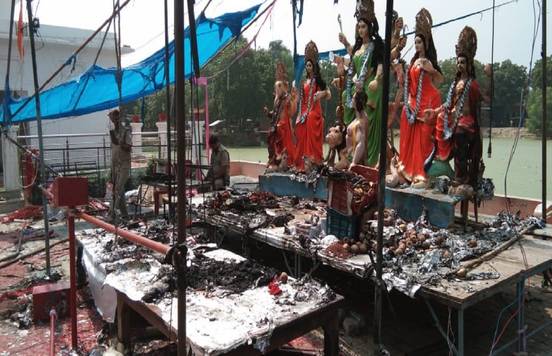 Bhadohi Durga Puja Pandal Fire Witnesses  words people were running in misery while trampling each other