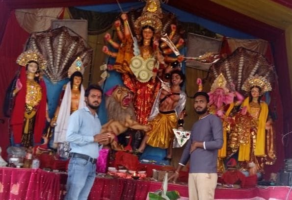 worship in temple and pandal