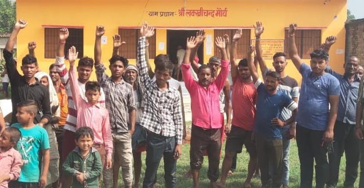 Demonstration for unlocking the toilet
