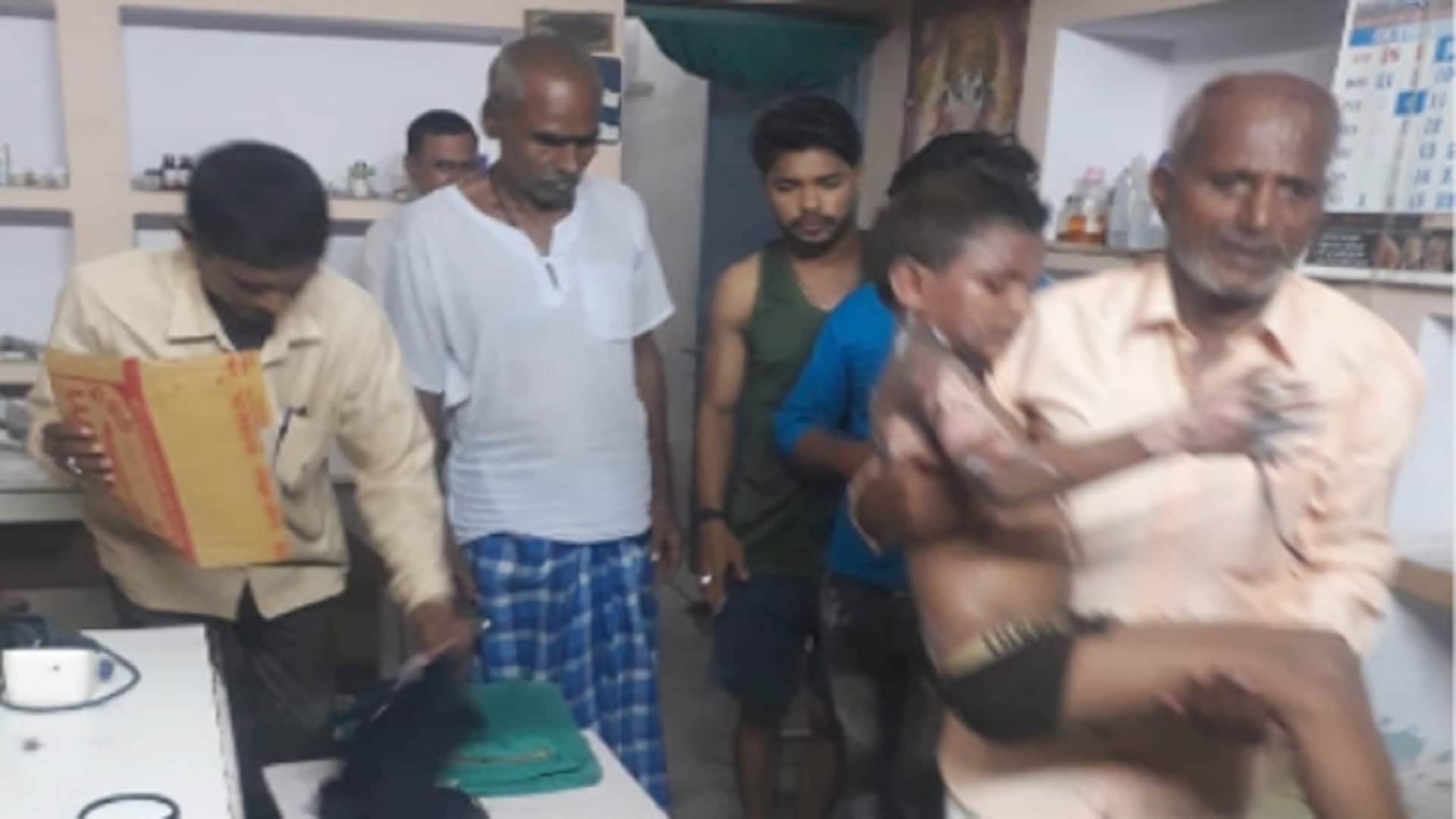 Bhadohi Fire In Durga Pandal Scorched children kept screaming, people cried seeing the pain of innocent