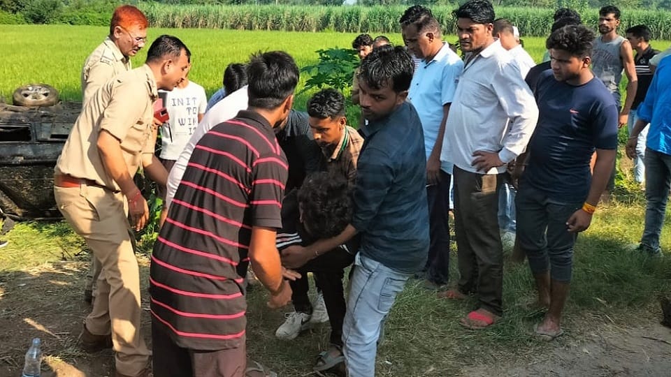 Tourist car collides with tree in Moradabad seven including two girls injured two in critical conditio