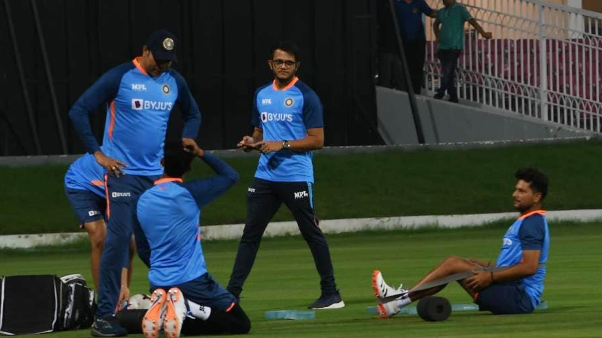 IND vs SA: Team India reached Lucknow for the ODI series, Shubman Gill, captain Dhawan were seen practicing