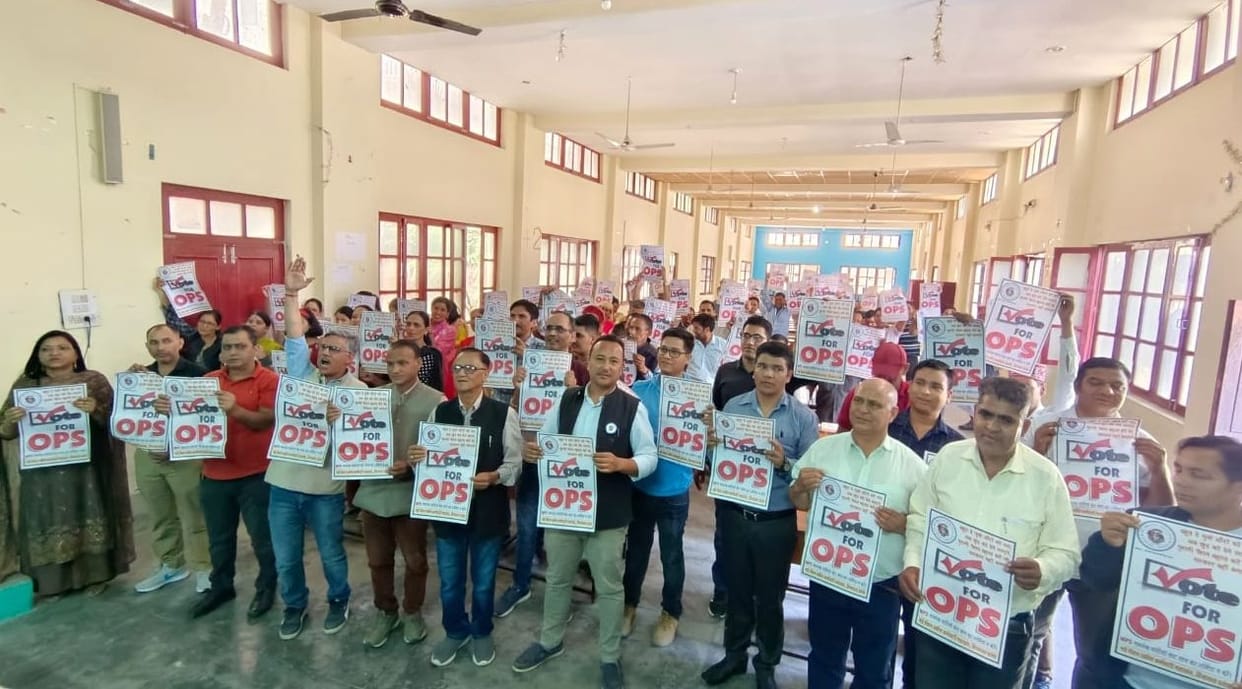 Government employees started NPS Quit Himachal campaign