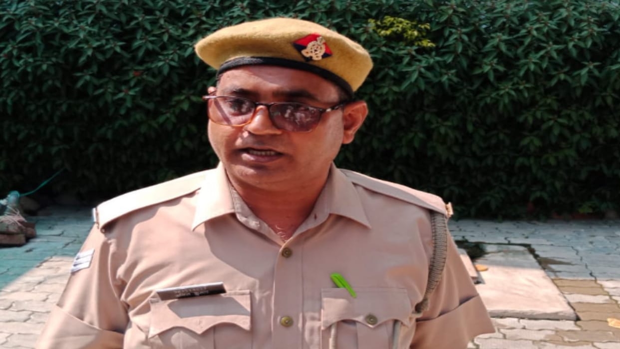 Meerut: Troubled by the station in-charge, the head constable reached the SSP office
