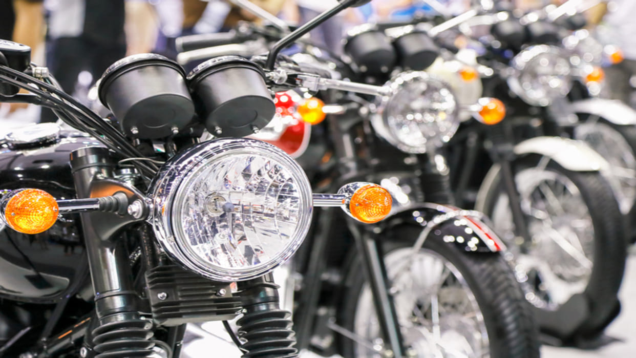 Why There Is No Kick Start System In New Bikes Know The Reasons Here