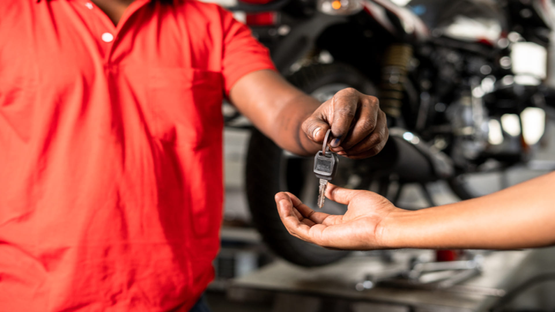 Motorcycle Buying Tips: Things to Check Before Buying New Bike on Festive Season Check Details