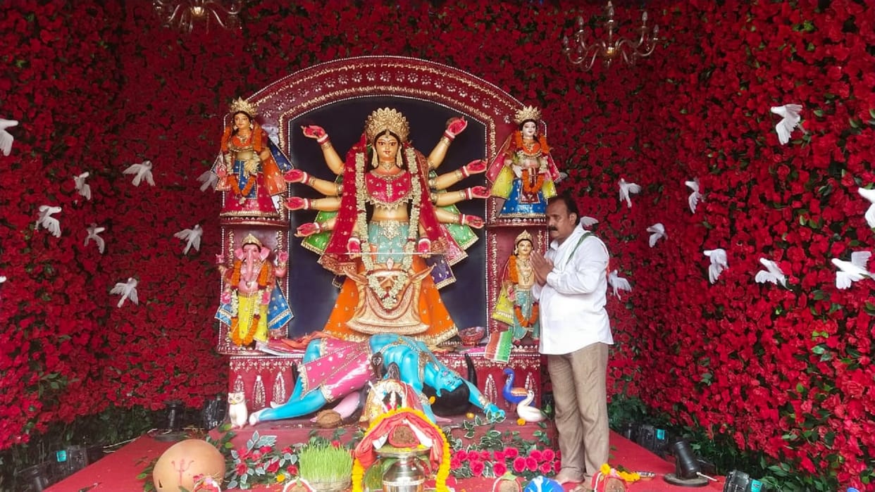 navratri special; a muslim started durga puja 34 years ago in raigarh chhattisgarh