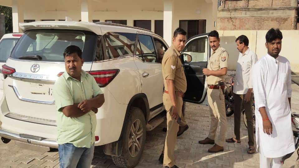 bjym leader divya chauhan got the car blacklisted in rto agra