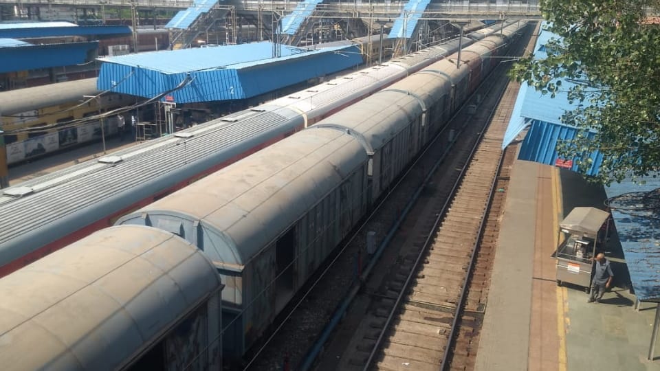 West Bengal: Rail blockade for demanding separate Kamtapur state affects train movement