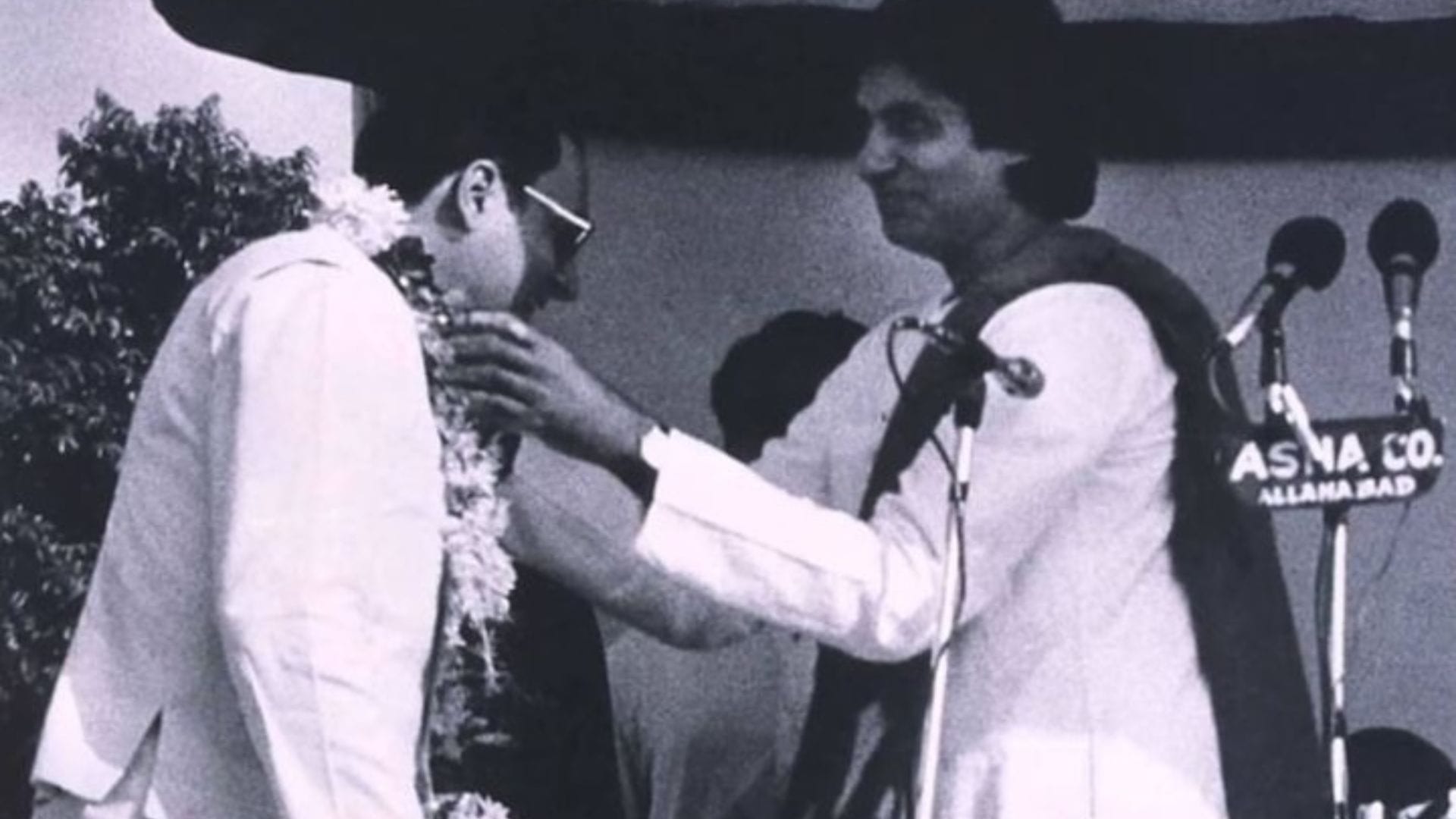 amitabh bachchan birthday rajeev gandhi brings amitabh bacchan in politics know about actor political career