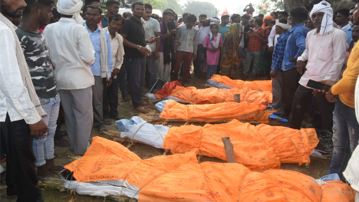 Kanpur road accident created chaos in Kortha village Dead bodies were cremated at Deodhi Ghat
